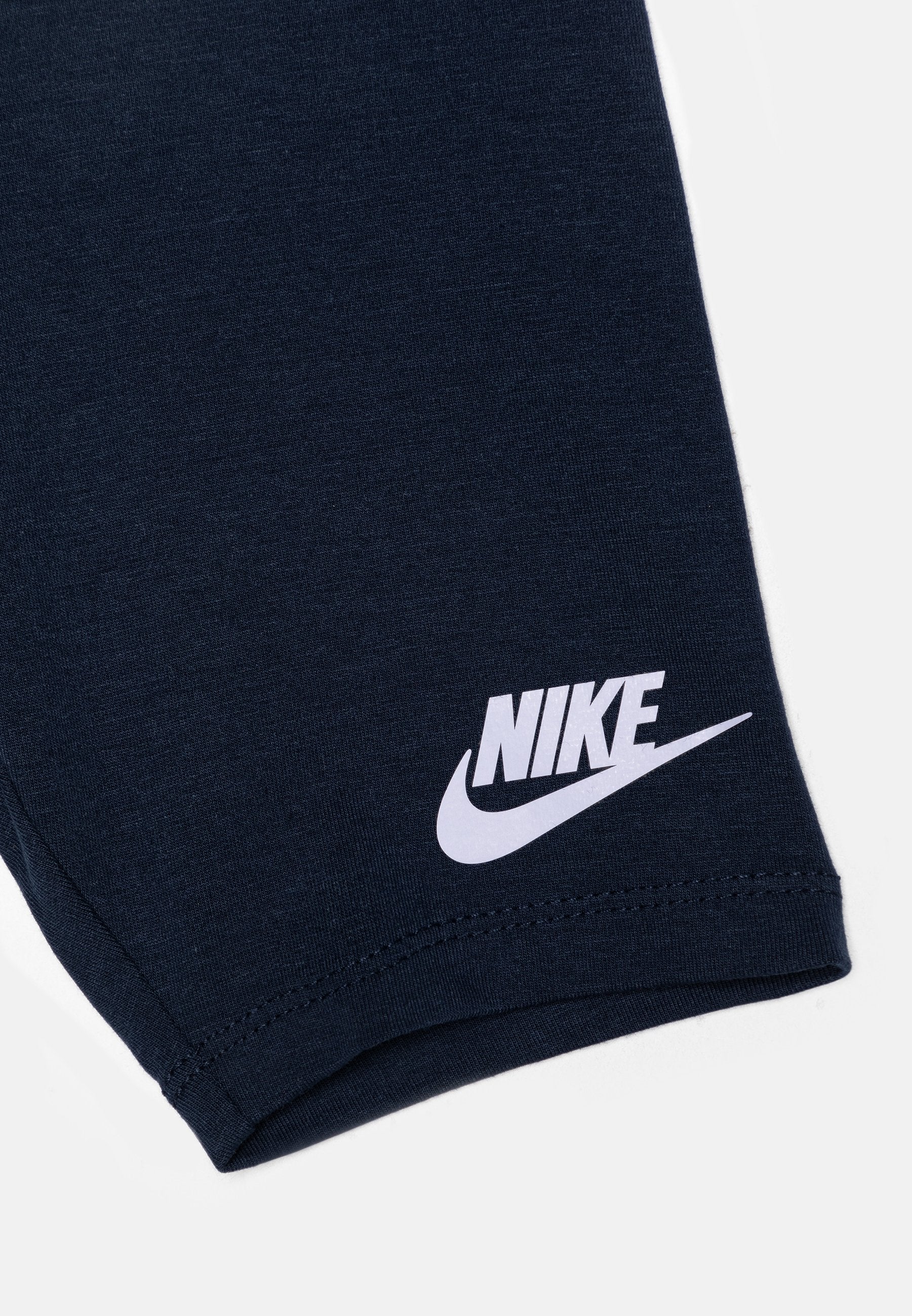 Nike Sportswear BOXY TEE & BIKE SET