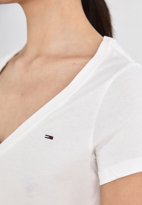 Tommy Jeans SLIM V NECK TEE