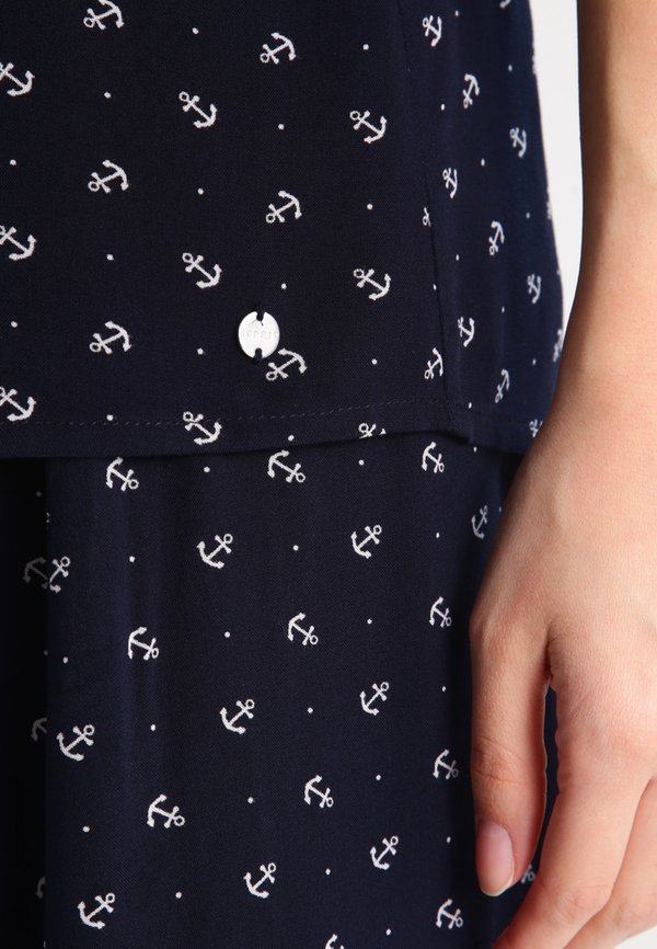 Esprit Maternity