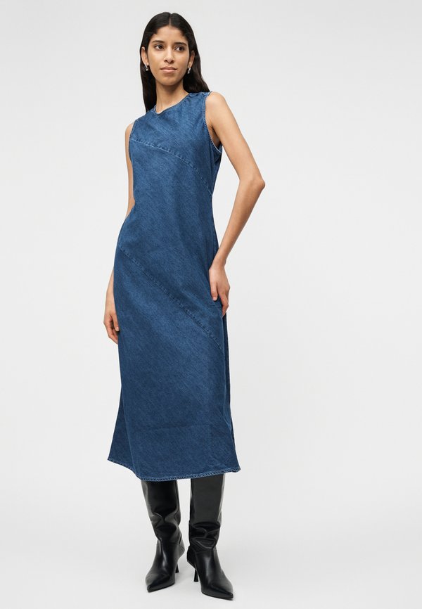 DKNY