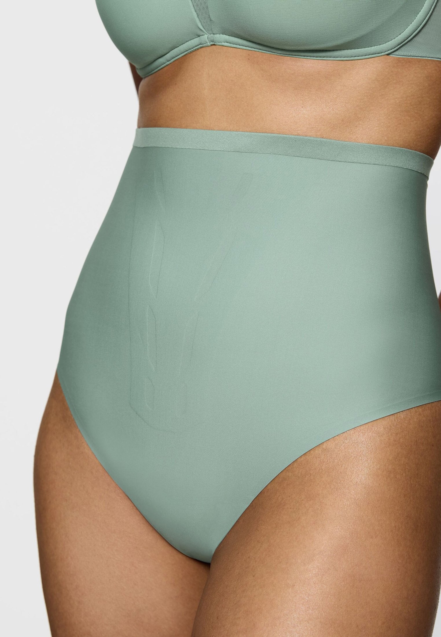 Triumph MY LIGHT SENSATION HIGHWAIST
