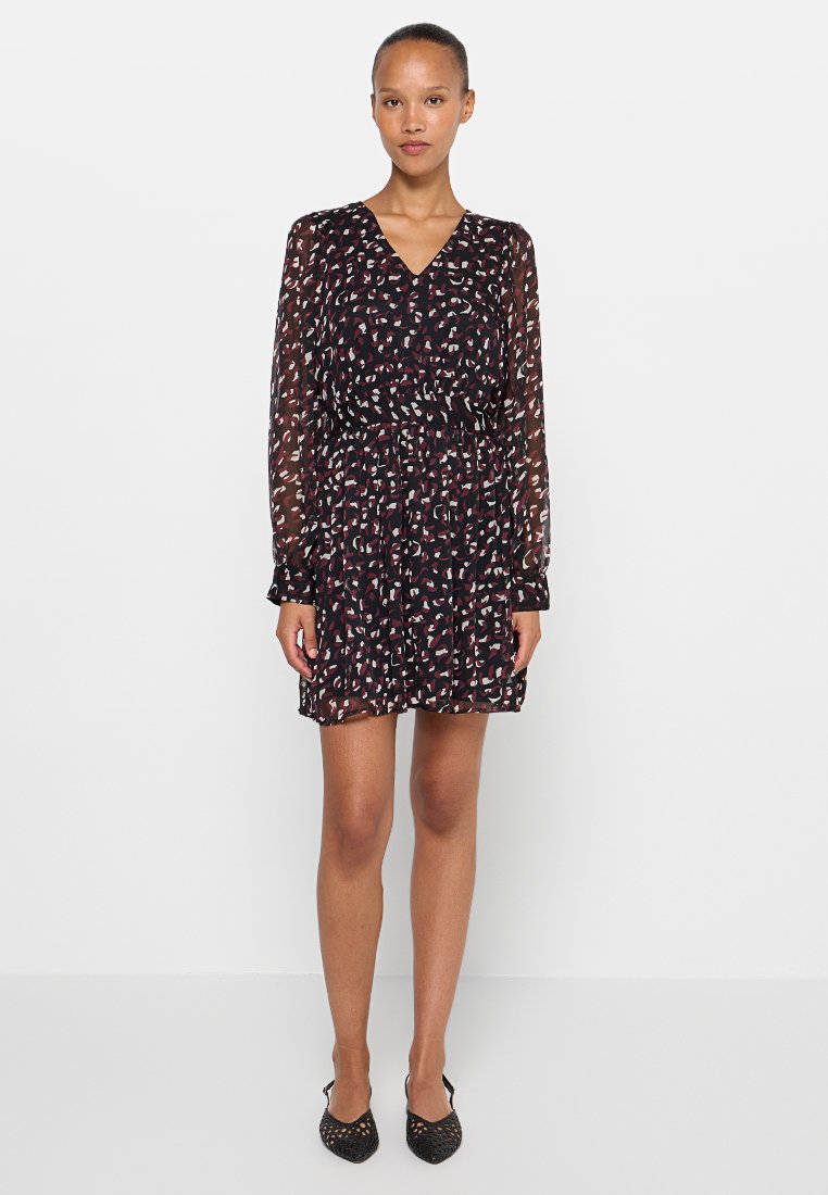 ONLY Petite Freizeitkleid Media 2