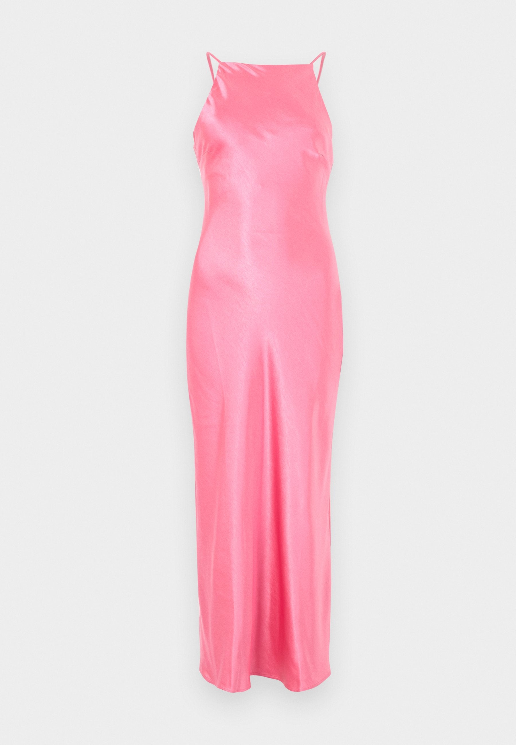 Rosa Satin-Maxikleid mit dünnen Trägern, glatter Textur und figurbetontem Schnitt. Bodenlanger Stil mit minimalen Akzenten.
