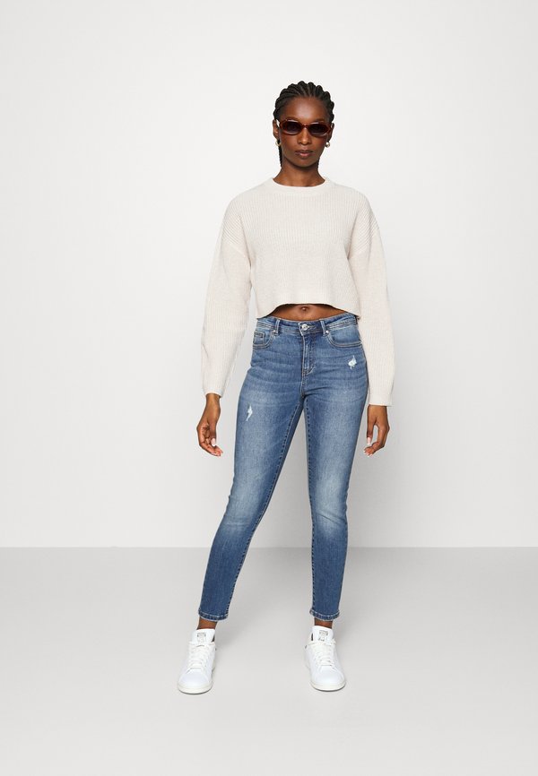 ONLY Petite ONLMALAVI CROPPED PULLOVER