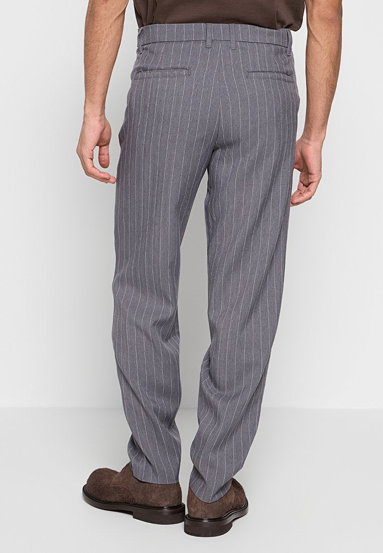 RELAXED FIT Media 3