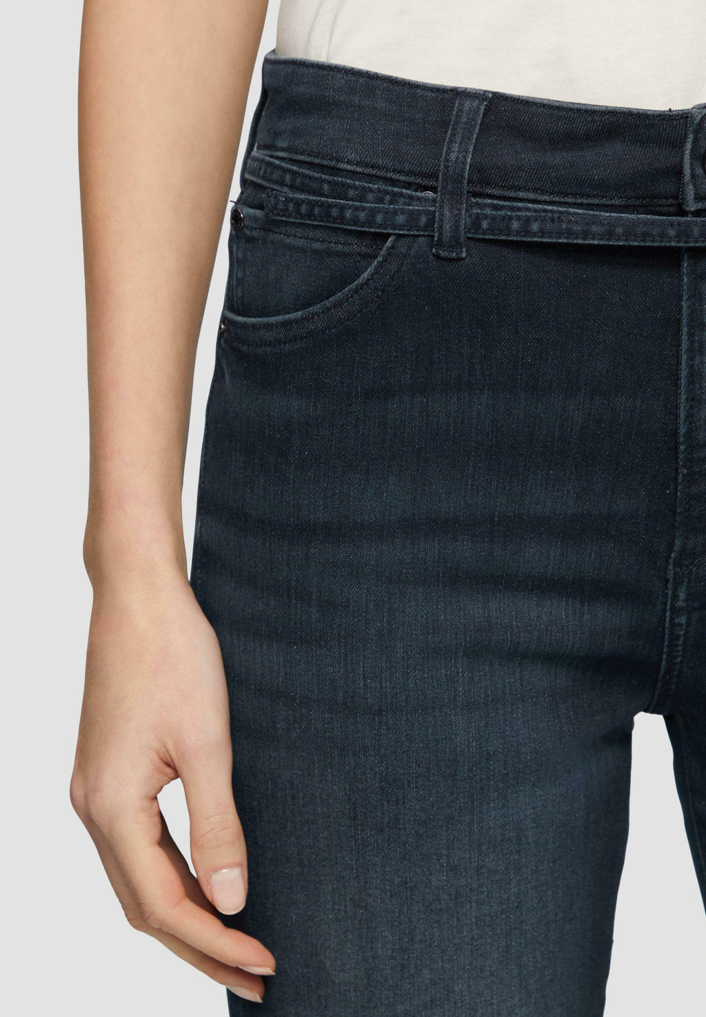 s.Oliver Flared Jeans Media 6