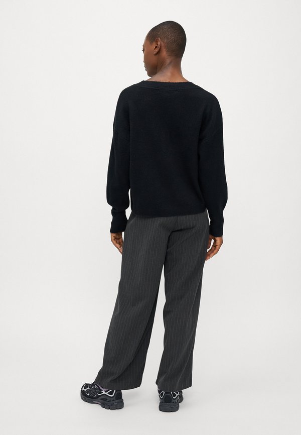 Vero Moda Petite VMJUPITER V NECK
