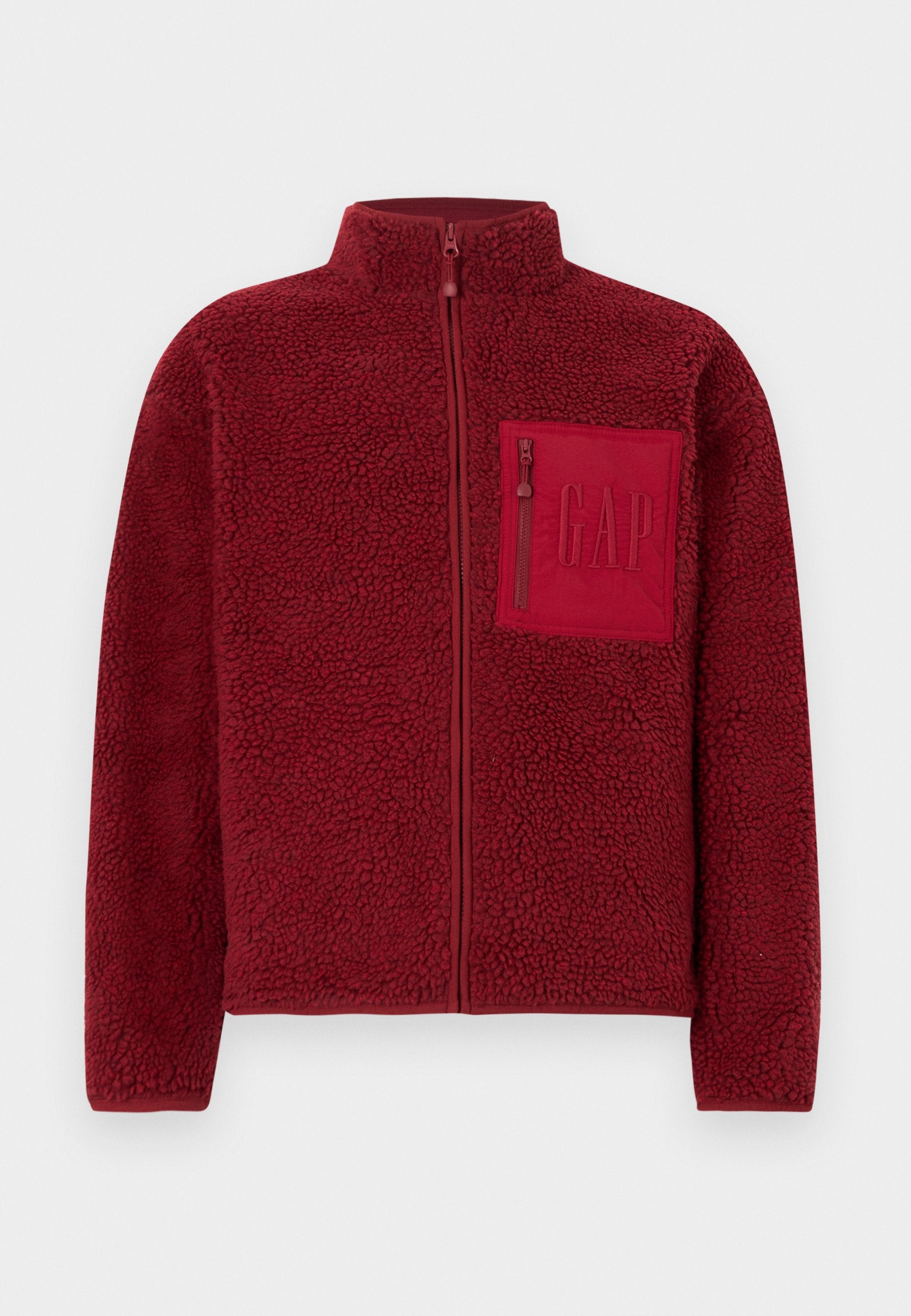 Rote Fleecejacke mit durchgehendem Reißverschluss, hohem Kragen und einer Brusttasche mit Reißverschluss, die das geprägte GAP-Logo zeigt.