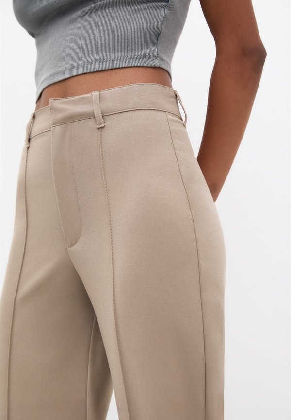 PULL&BEAR SEAMED
