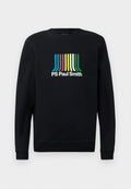 Schwarzer Pullover mit langen Ärmeln und rundem Hals, der das Logo "PS Paul Smith" in lebhaften Streifen in Blau, Rot, Gelb, Grün und Weiß zeigt.