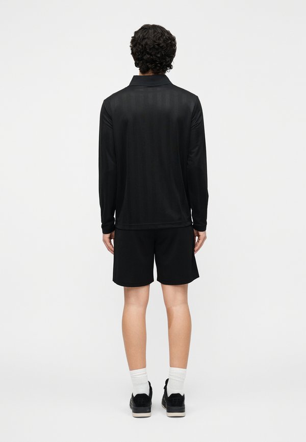 EA7 Emporio Armani TRAIN SOCCER