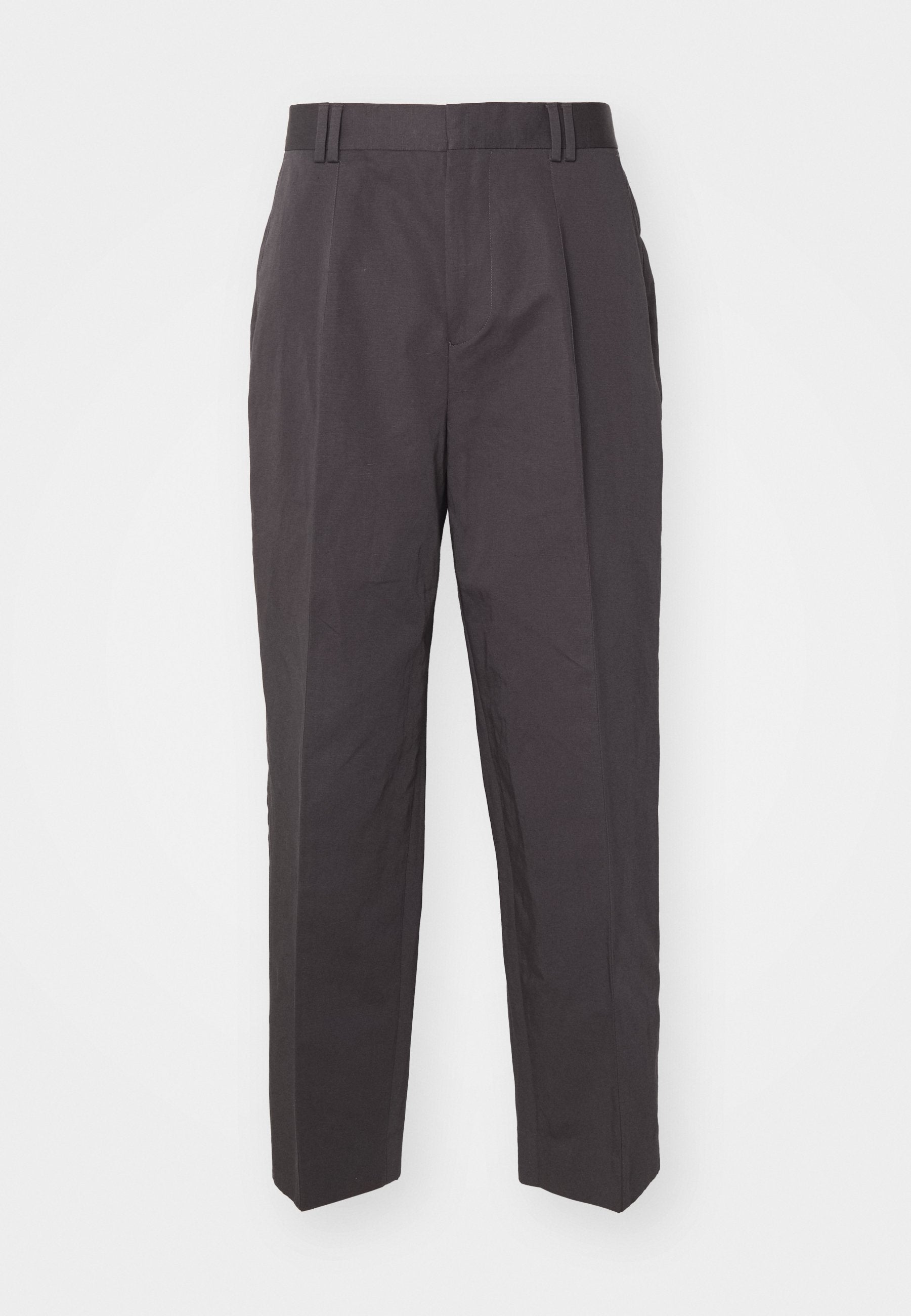 Dunkelgraue Hose mit geradem Bein, glatter Oberfläche, flachem Bund und zwei Seitentaschen. Mit Gürtelschlaufen.