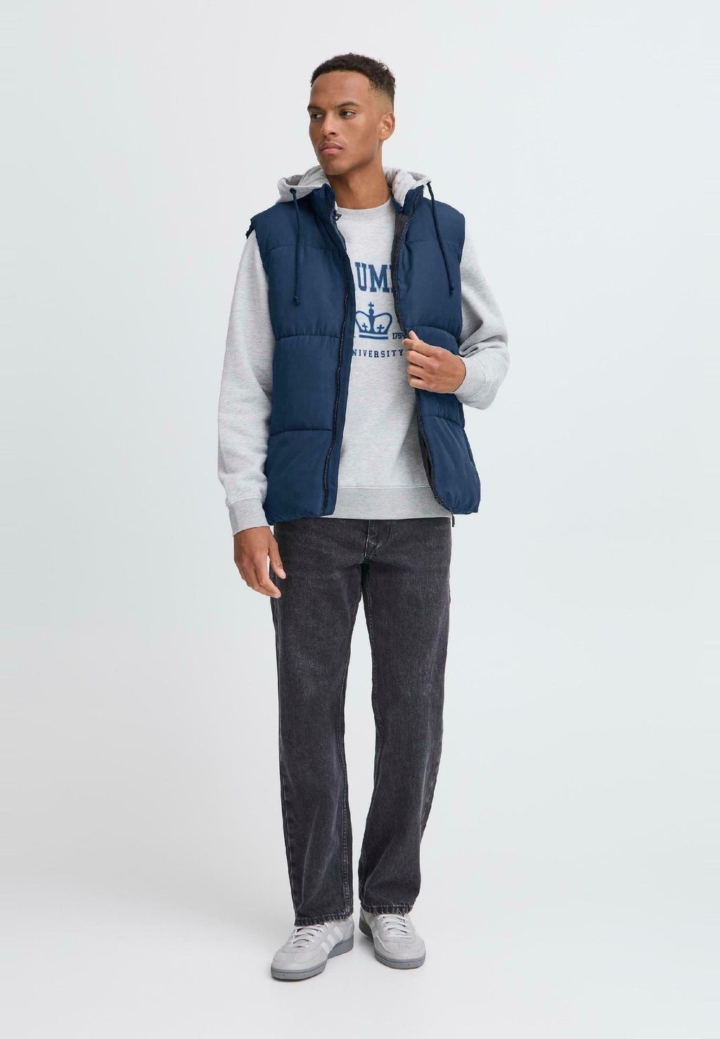 BHELWIN HOODED Media 2