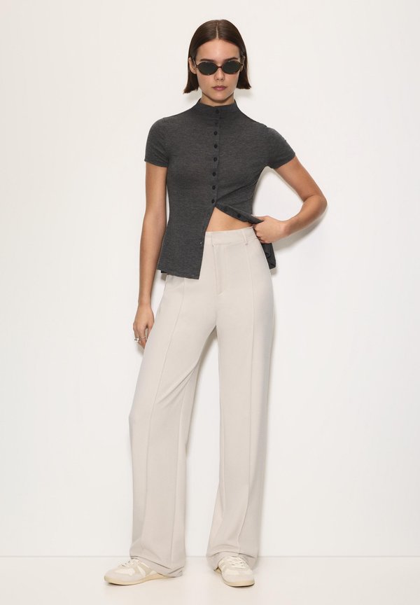 PULL&BEAR SEAMED