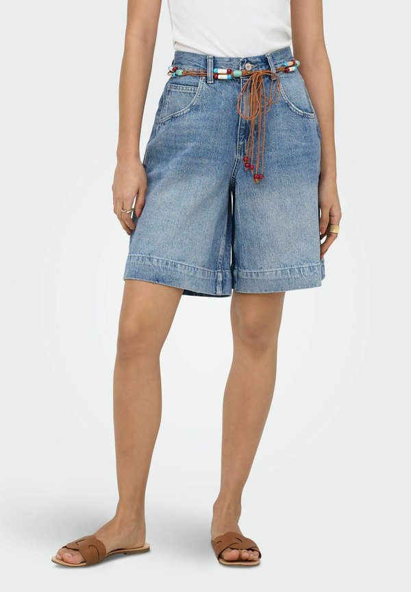 ONLY DENIM SHORTS ONLHOLLIE HIGH WAIST REGULAR FIT SHORTS - Denim shorts - medium blue denim