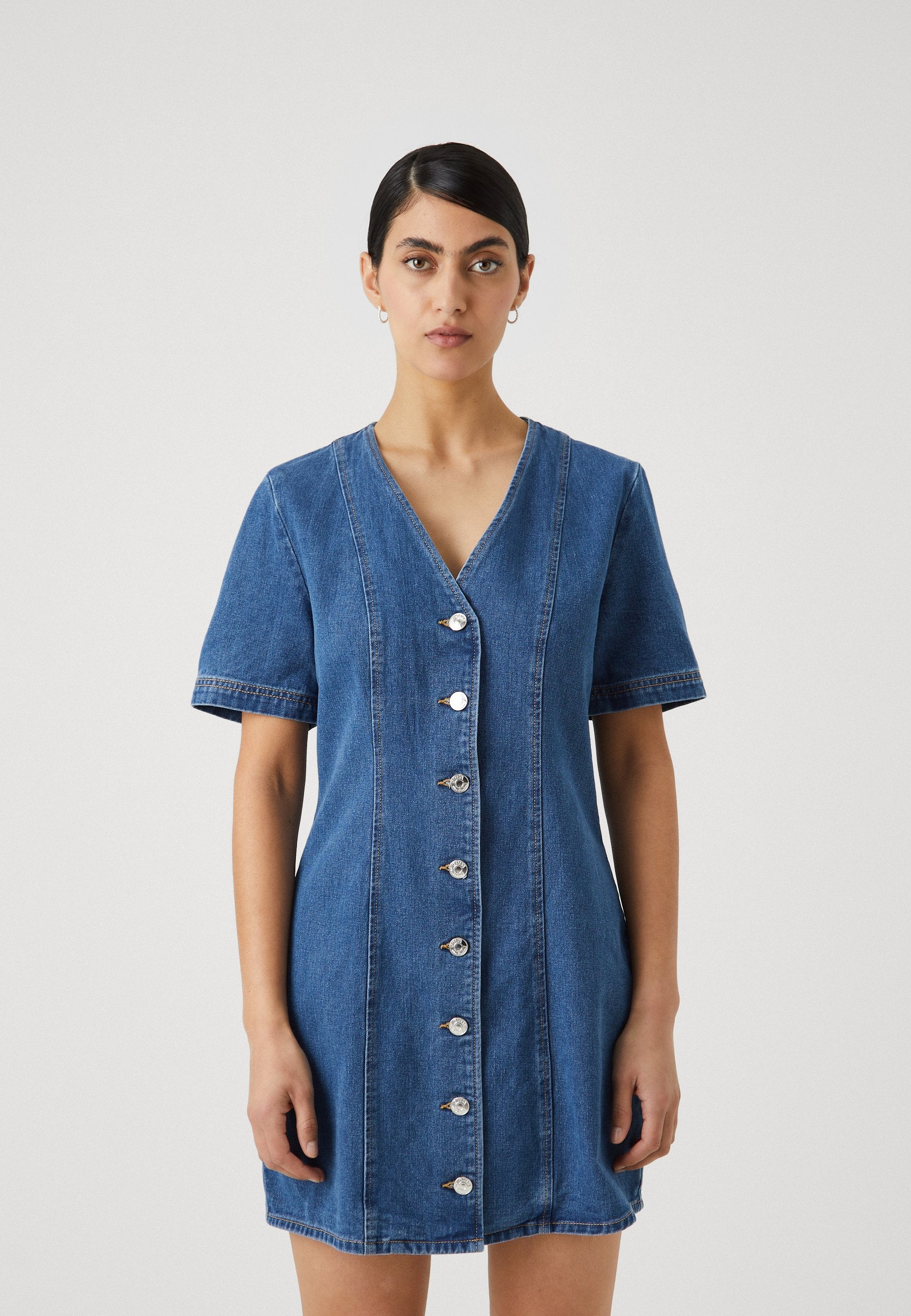 ONLKARLA V NECK DRESS  Media 3