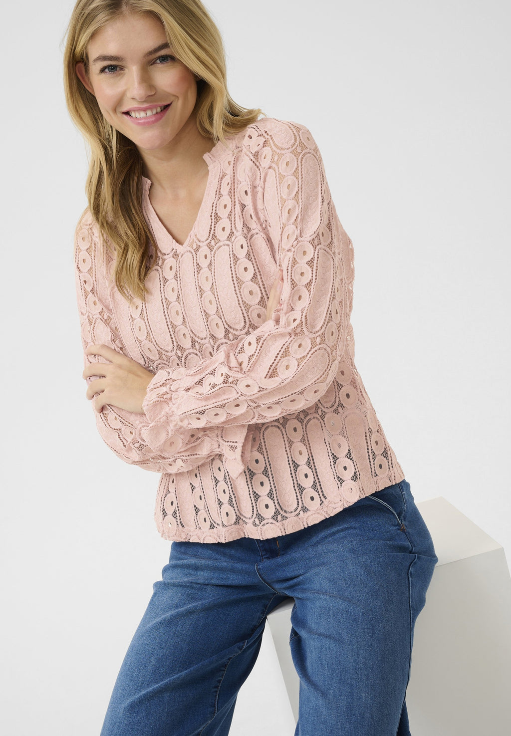 Cream CRTULLY V-NECK
