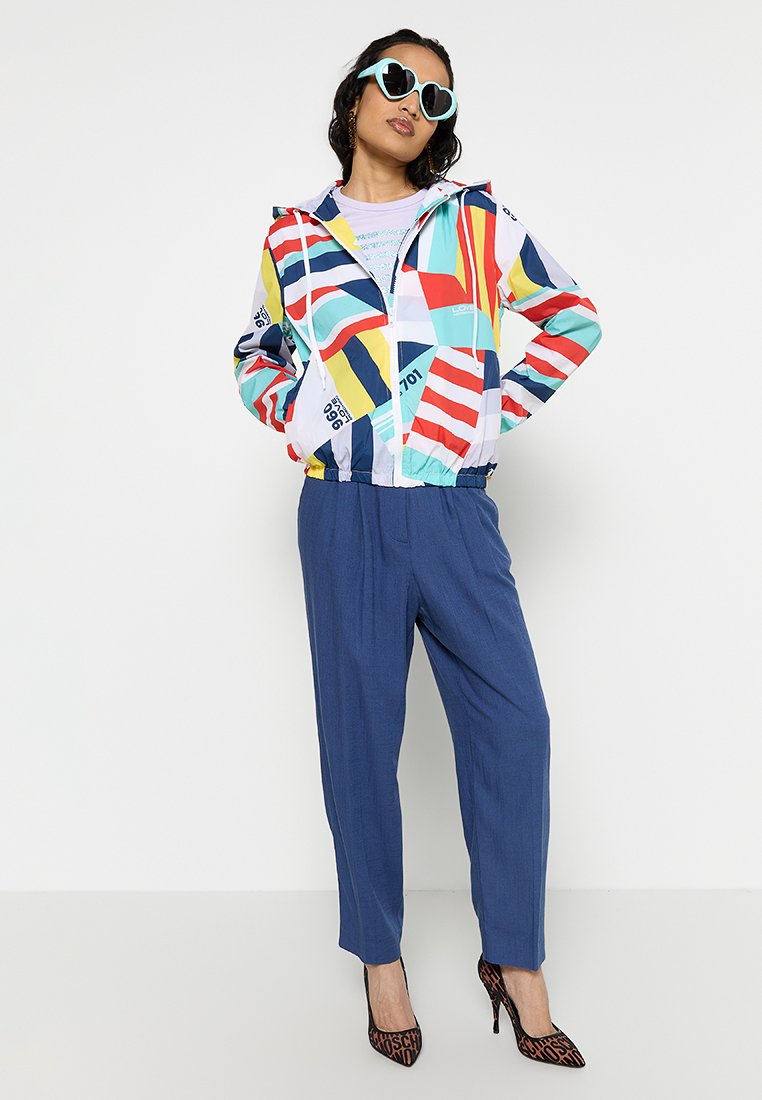 Love Moschino
