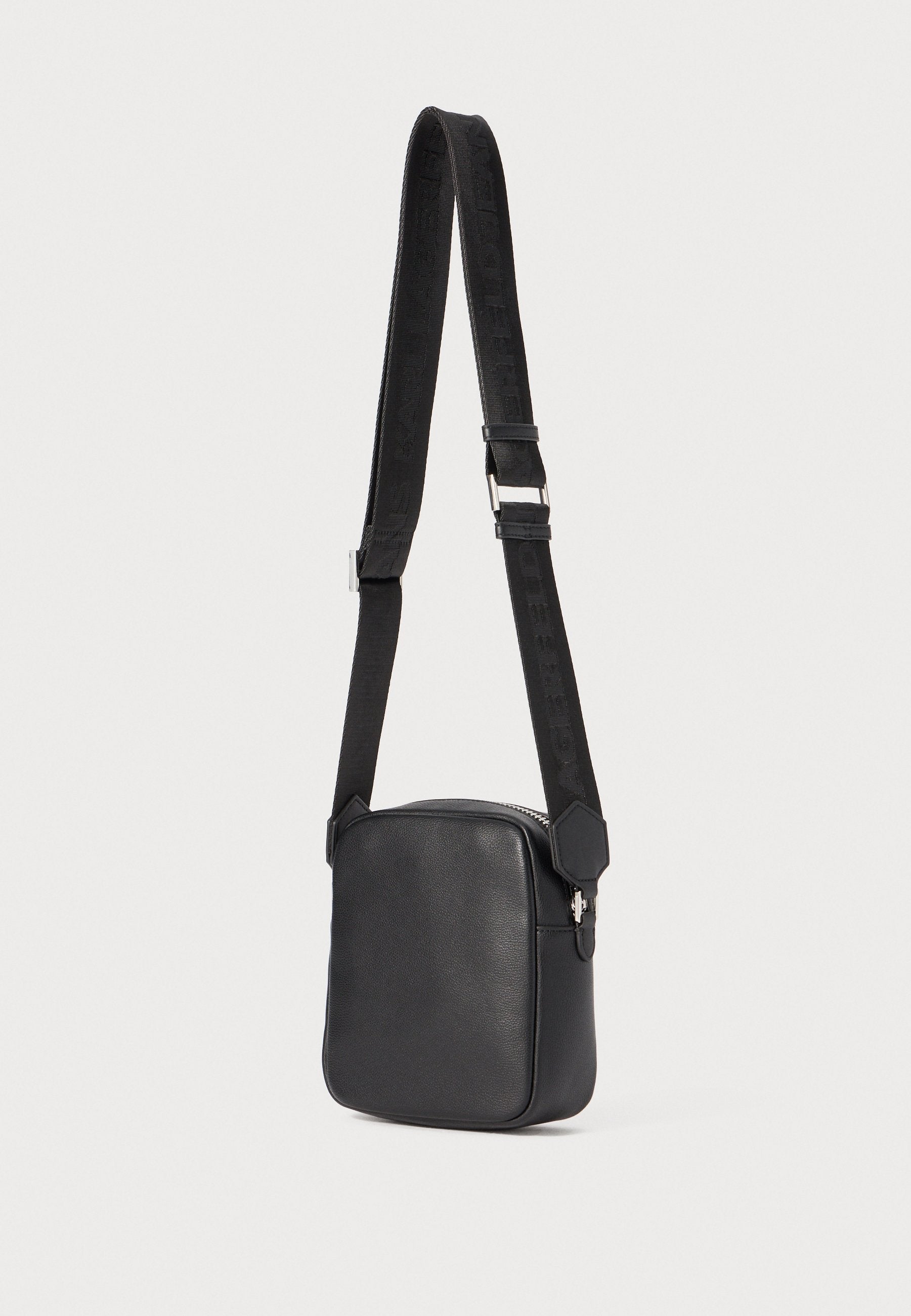Karl Lagerfeld Jeans ESSENTIAL GRAINY