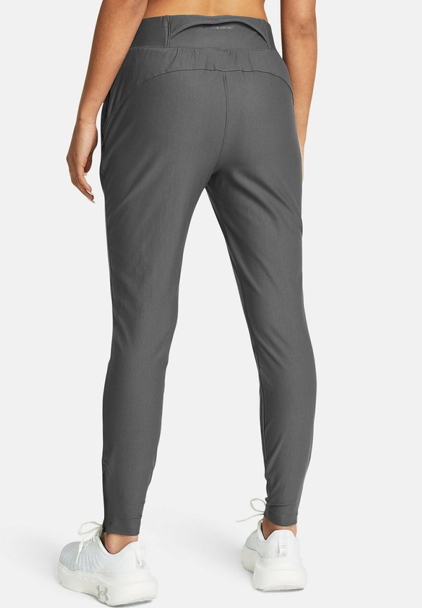 Under Armour  LAUNCH PRO