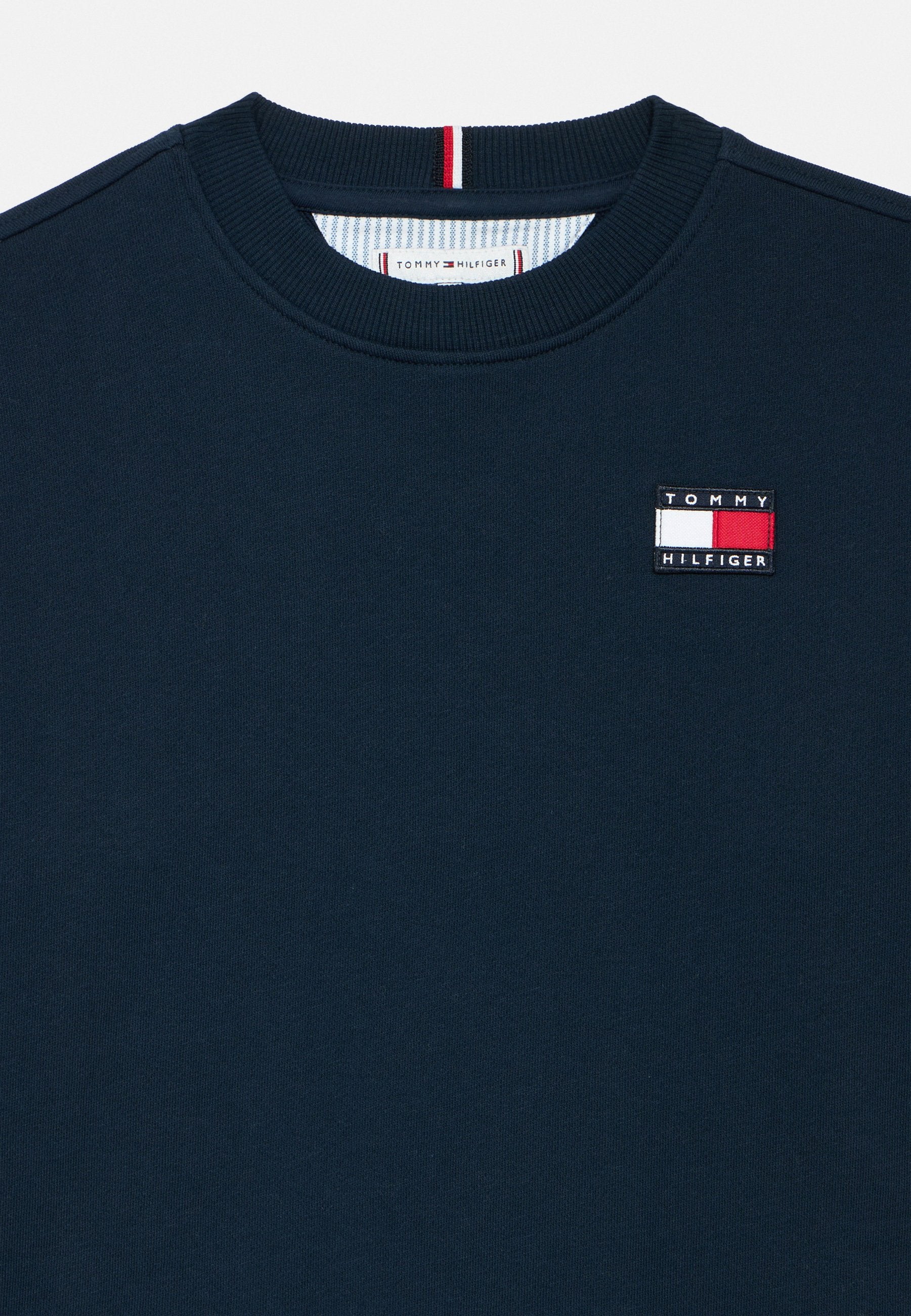 HERITAGE FLAG SWEATSHIRT AND JOGGERS SET Media 6
