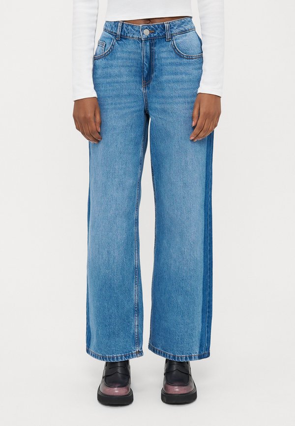 Vero Moda Petite VMALLISON TWO TONED - Straight leg jeans - medium blue denim
