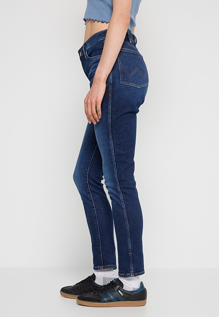 Wrangler SIENNA