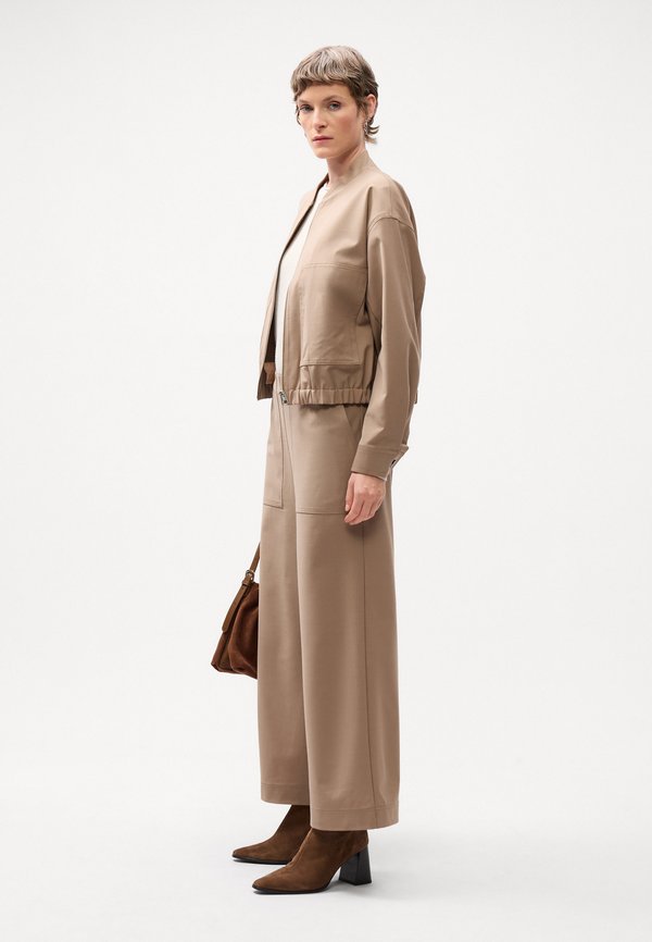 Marc O'Polo PANTS CULOTTE MEDIUM WAIST, ELASTIC AT BACK WAISTBAND POCKET DETAILS