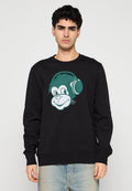 Schwarzer Pullover mit großem grünem Affenmotiv mit Kopfhörern auf der Vorderseite, aus weichem Stoff mit gerippten Bündchen und Saum.