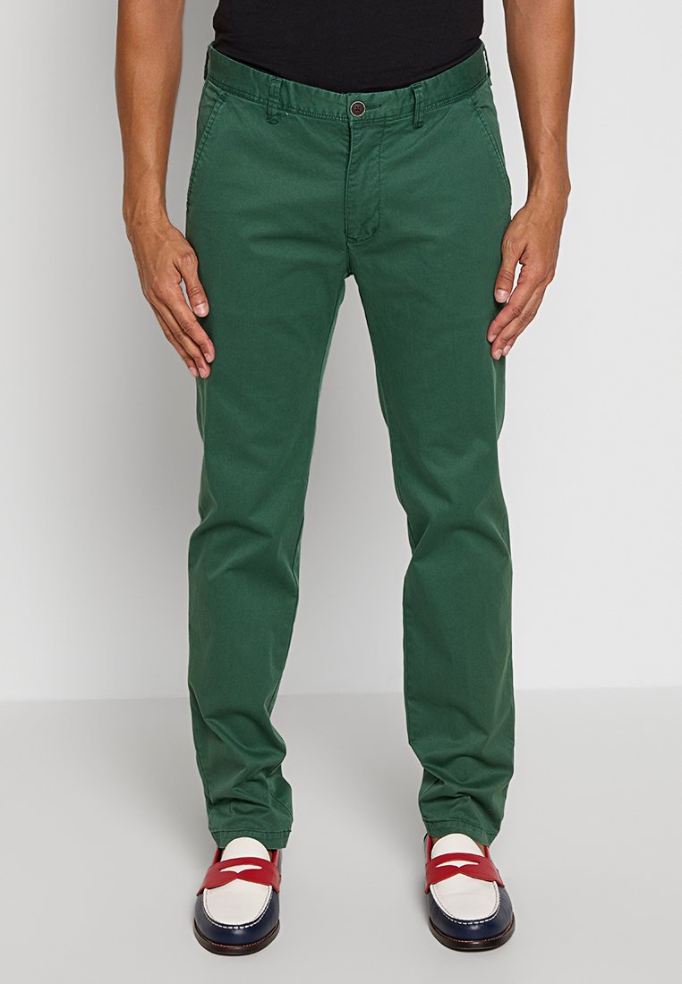 Guess Chino Media 1