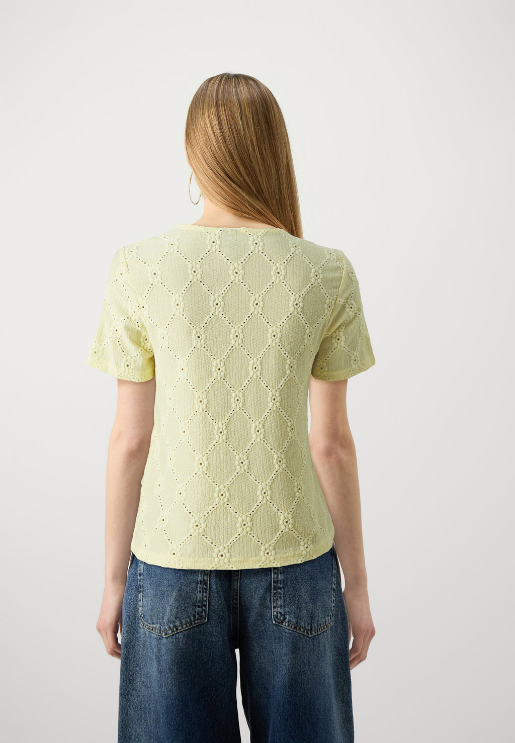 Pieces PCSANNI O NECK EMBRODERY