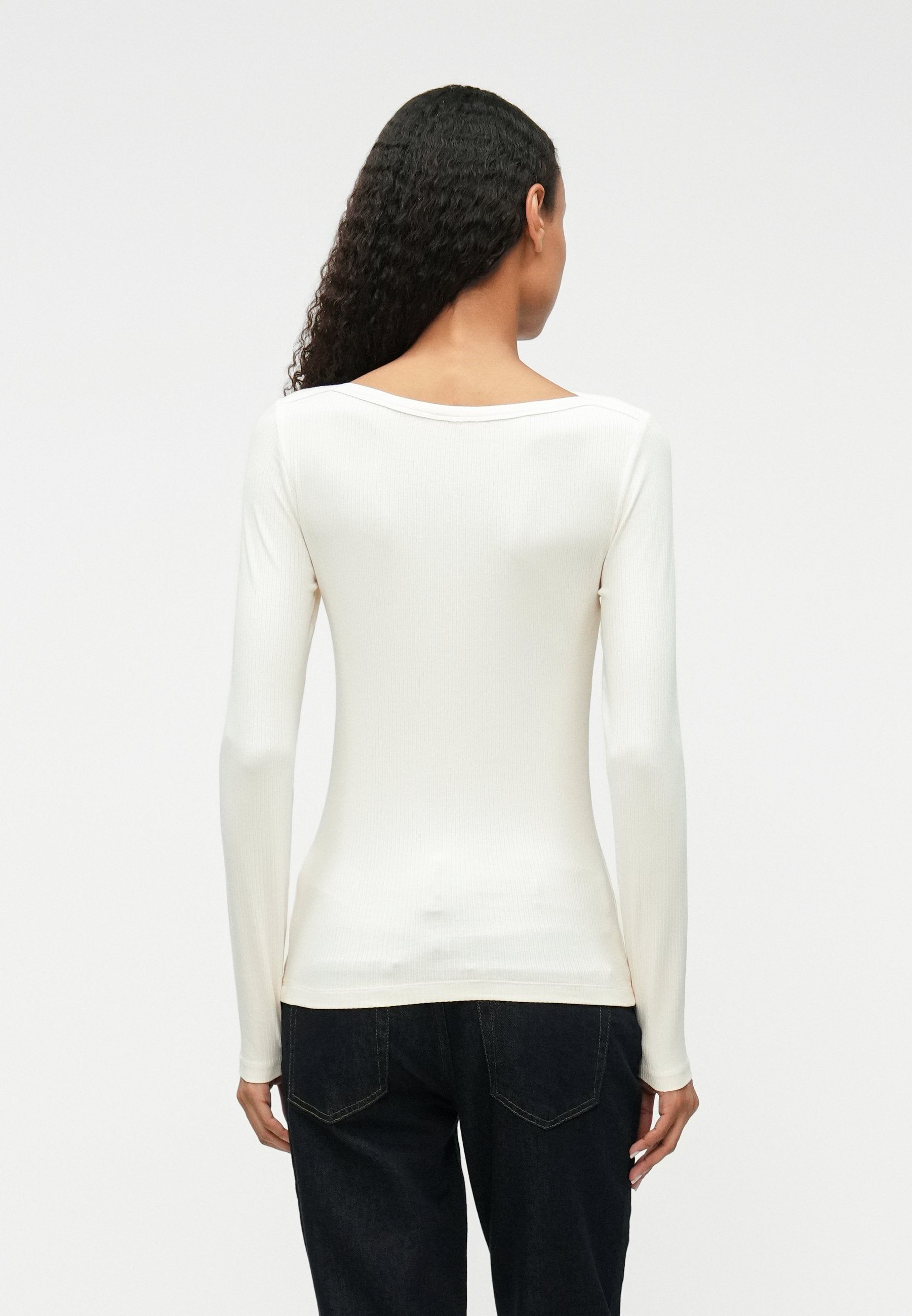 RIBBED SLIM BOAT NECK LONG SLEEVE T-SHIRT Media 4