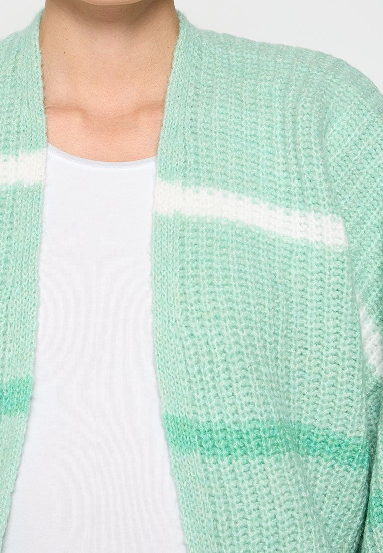 s.Oliver Strickjacke Media 3