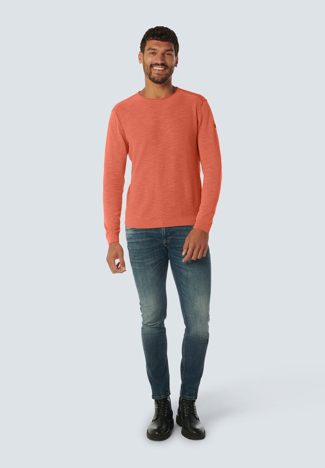  CREWNECK  Media 2