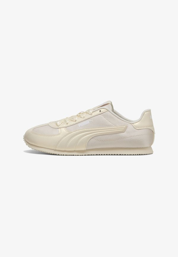 Puma ST TRACK PERLA SNEAKERS - Trainers - alpine snow- white