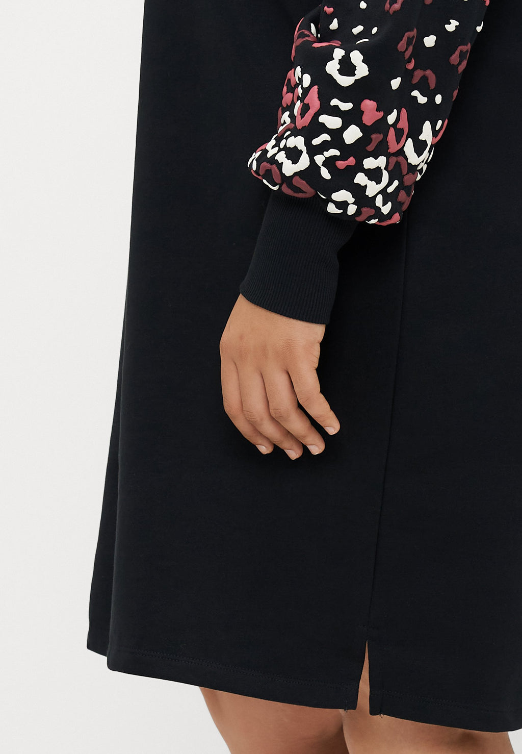 CARBROOKE O NECK DRESS Media 6