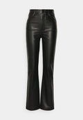 Schwarze Leder-weit geschnittene Hose mit hohem Bund, featuring eine glatte Textur, zwei vordere Taschen und einen verdeckten Reißverschluss.