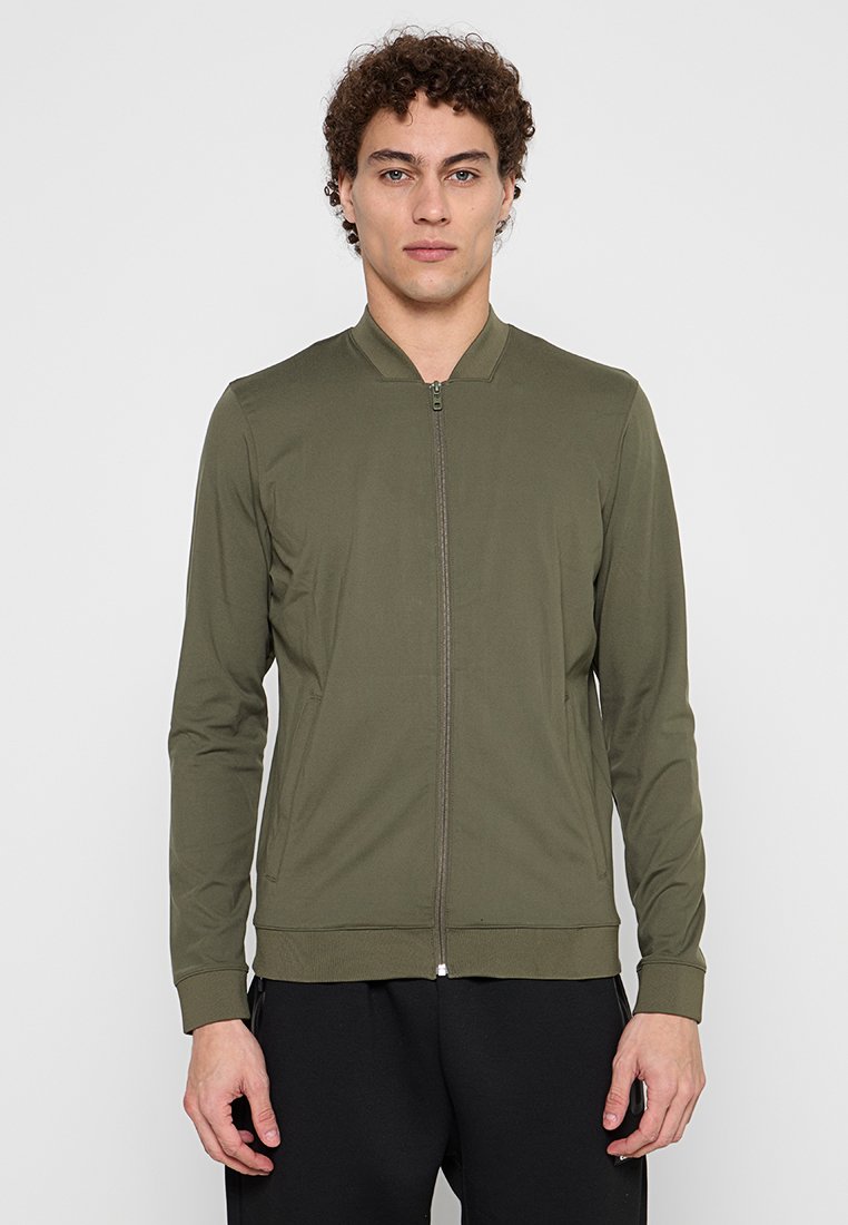 Under Armour LOOSE FIT