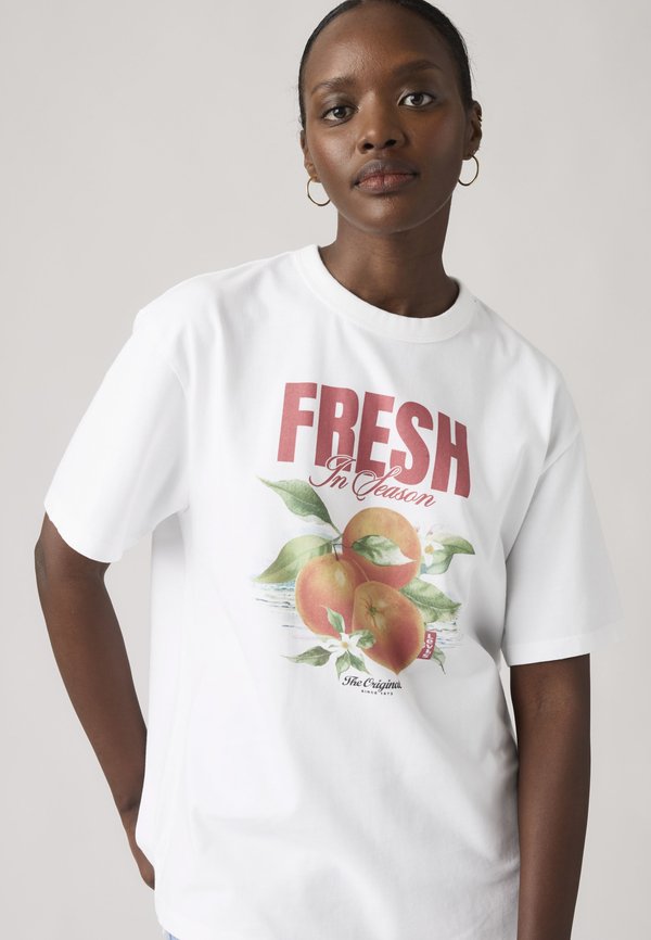 Levi's® TABOR - Print T-shirt - vitamin sea bright white