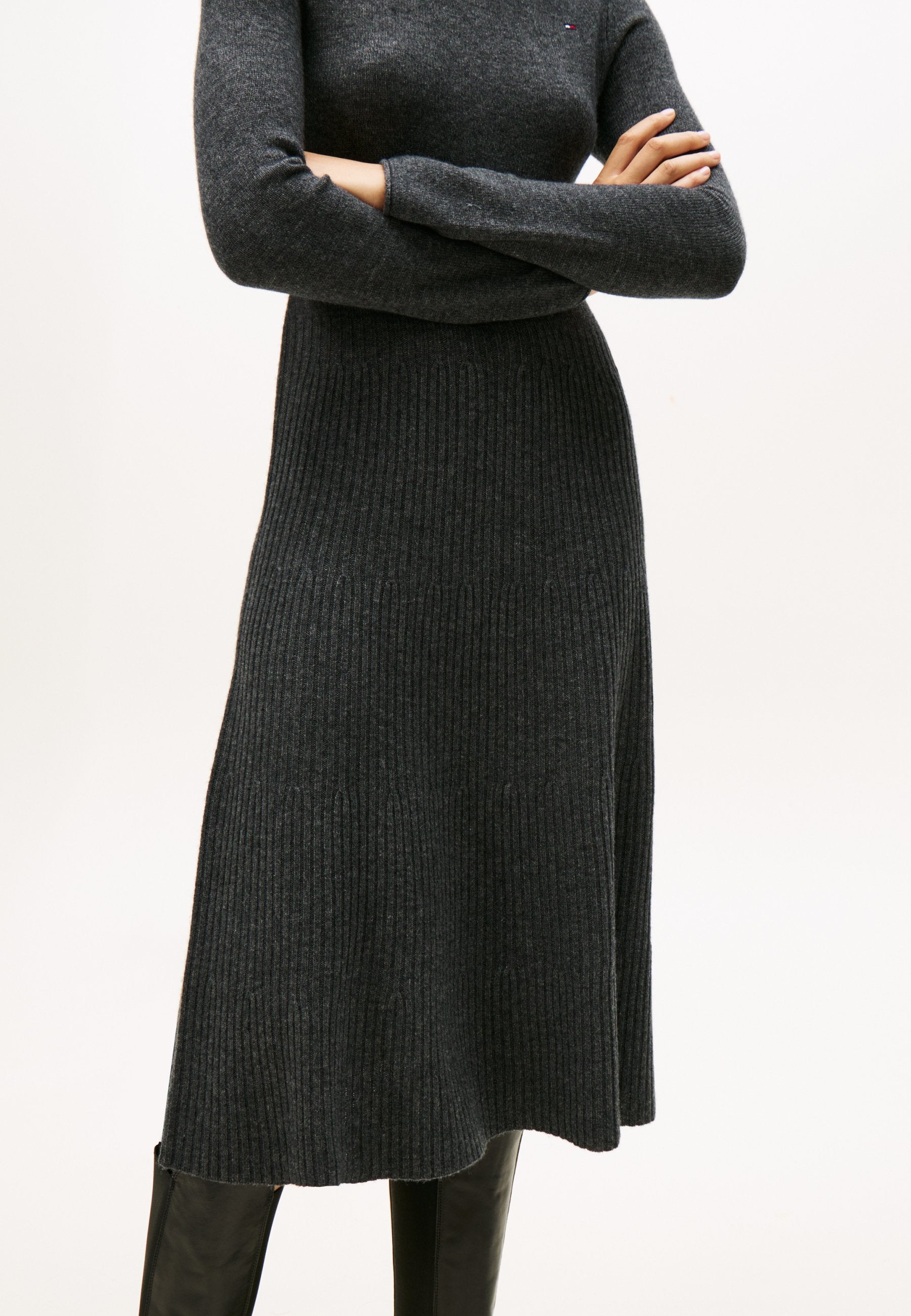 SOFT MOCK DRESS Media 3