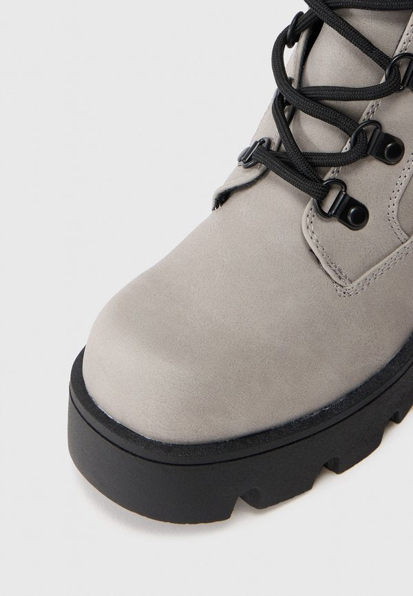 Koi Footwear NOVUS
