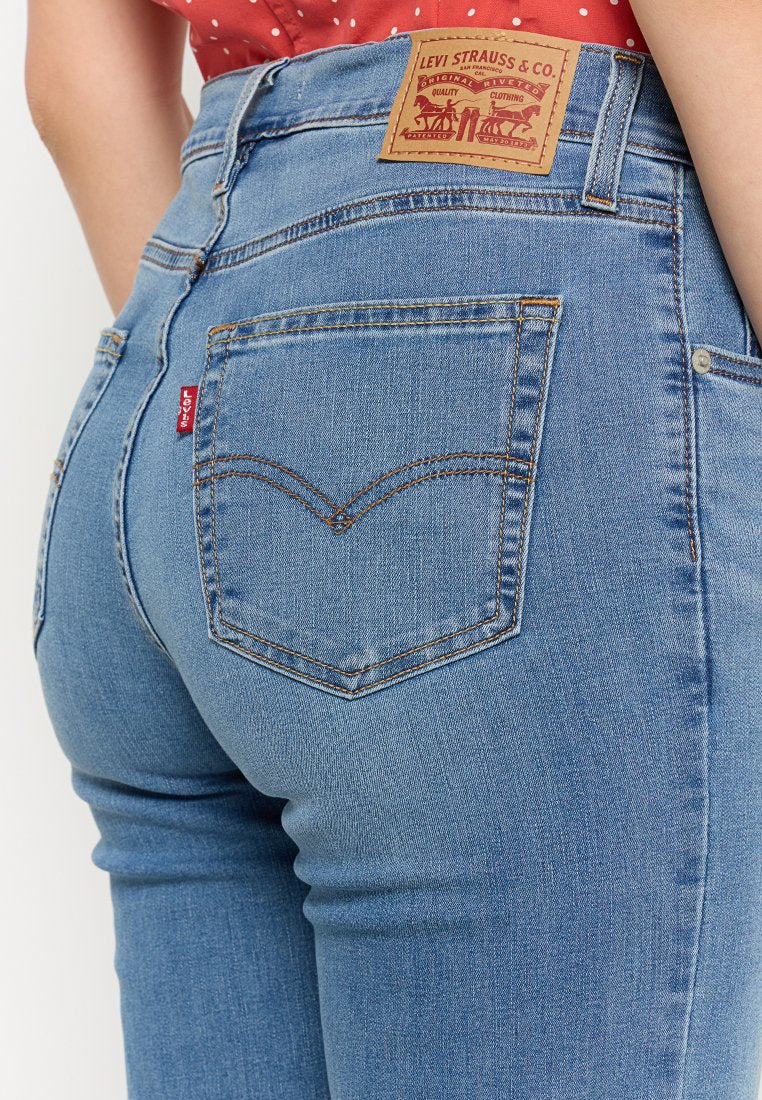 Levi's® 724 HIGH RISE STRAIGHT