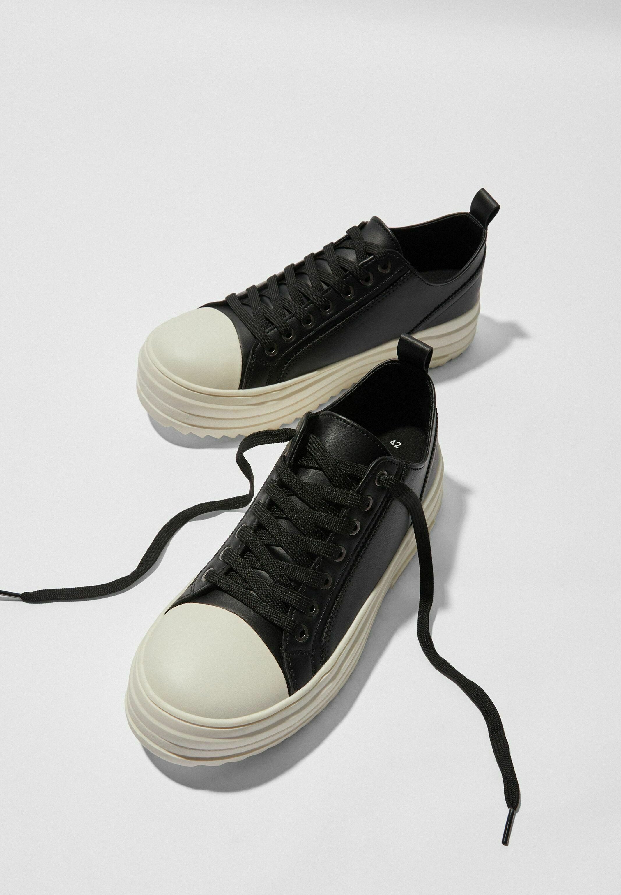 Bershka  AND TOECAP