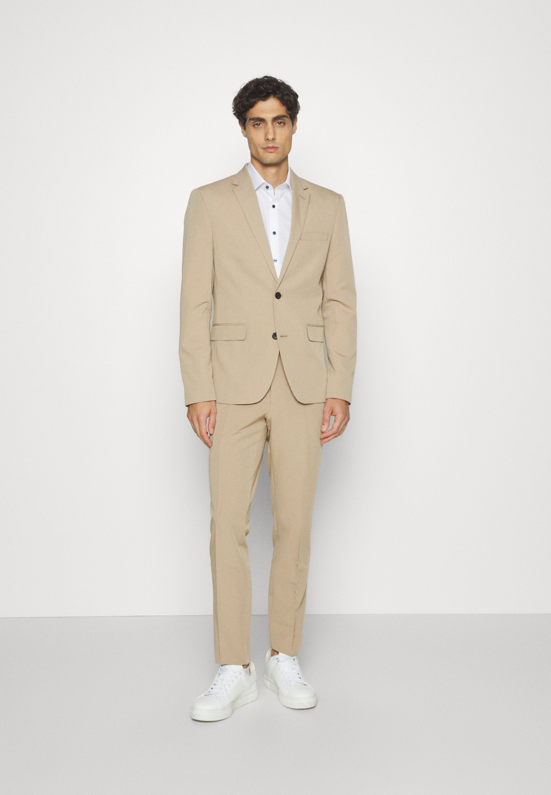 FINE TWILL STRETCH SUIT Media 3