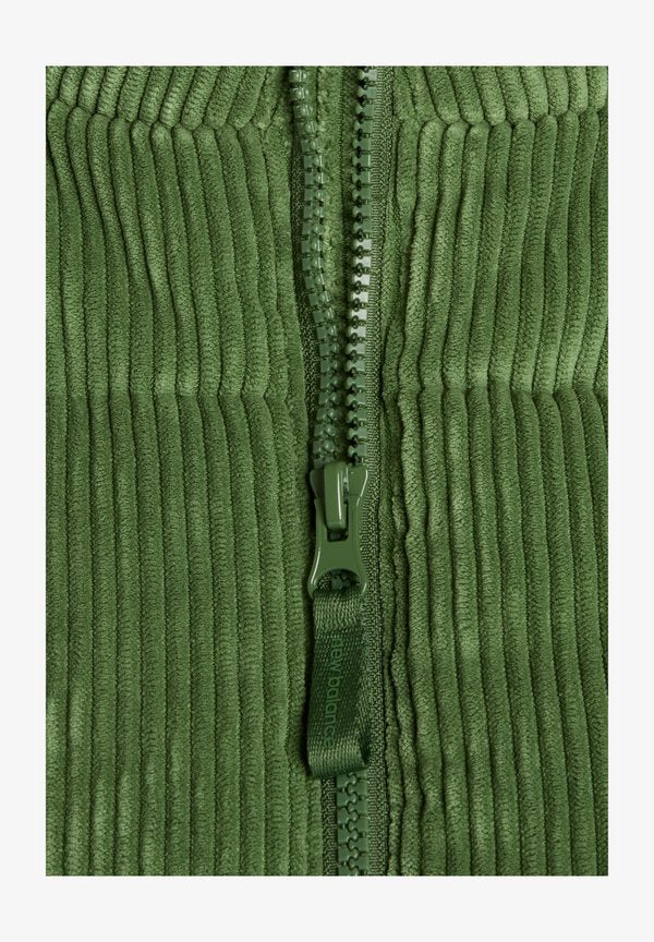 New Balance WIDE WALE  - Waistcoat - dark alpine green