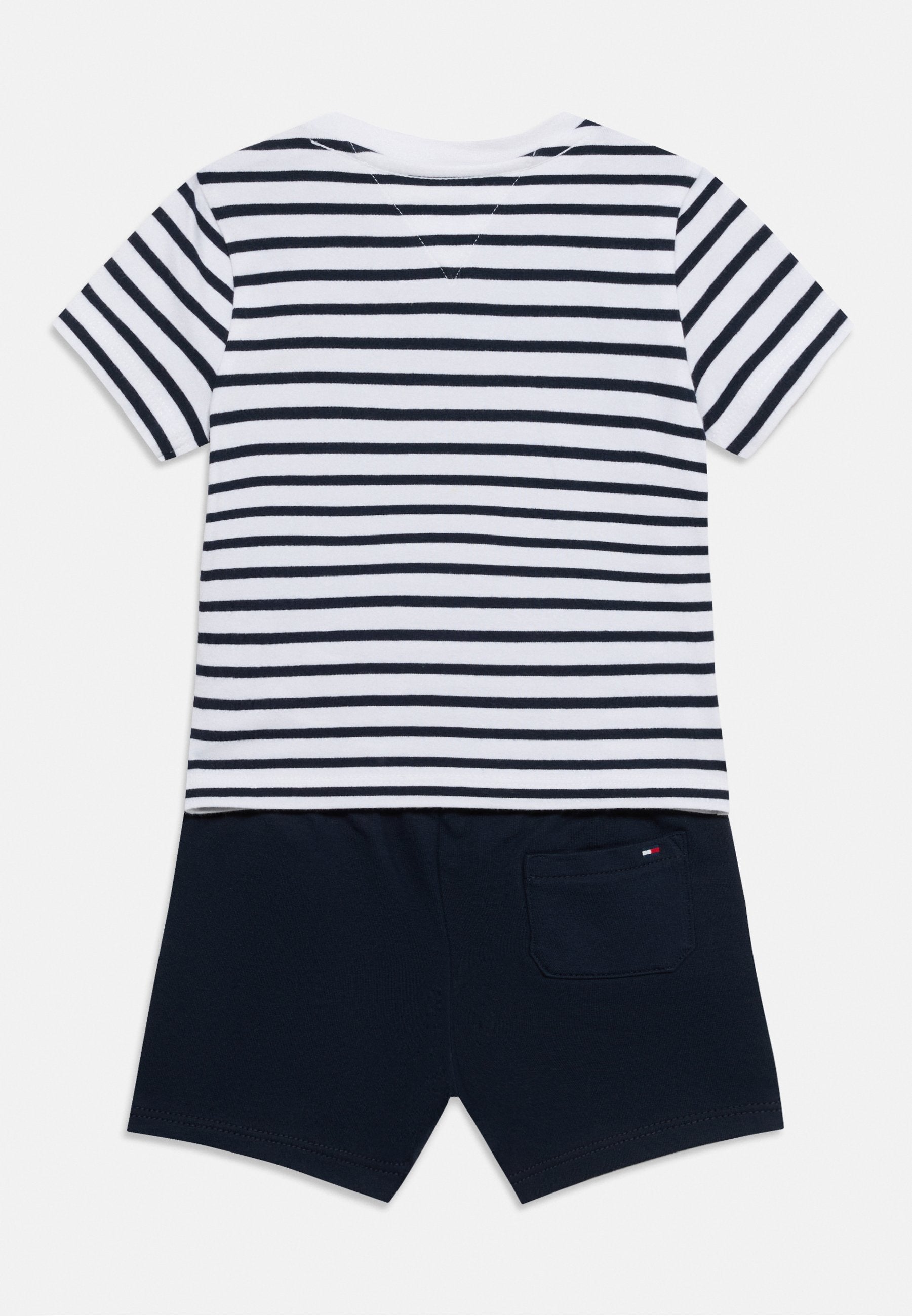 ESSENTIAL STRIPE T-SHIRT AND SHORTS SET Media 2