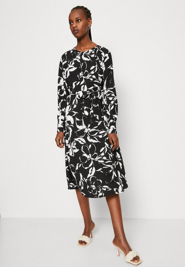 Vero Moda VMPOLLIANA INGE CALF DRESS
