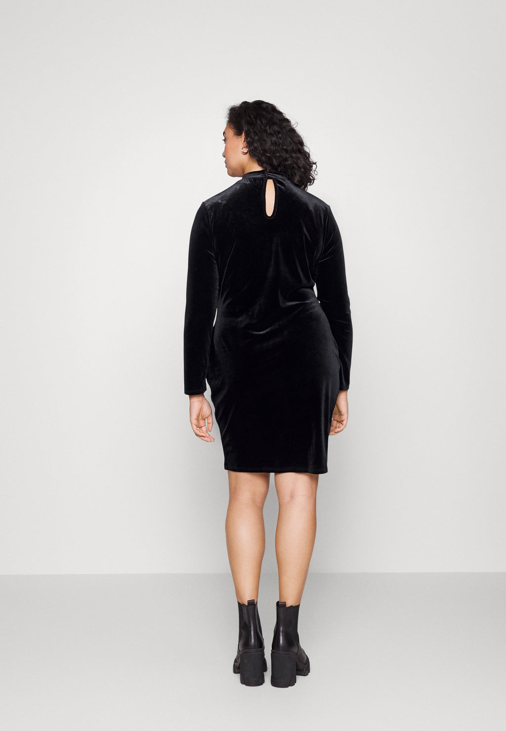 Glamorous Curve