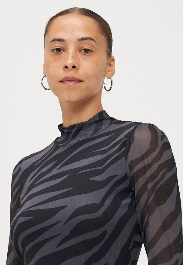ONLY Petite ONLERICA LIFE HIGHNECK DRESS