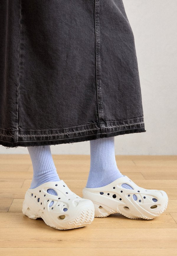 Crocs CAGED